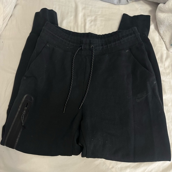 Nike Tech Pants - Picture 2 of 4